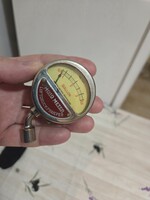 Régi autós keréknyomás mérő műszer