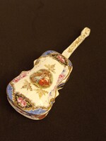 Cseh Alt Wien, ékszertartó porcelán hegedű