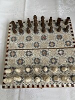 Csodás ritka Keleti valódi kagyló és csont intarziás sakk készlet.