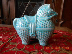 Zsolnay alapmázas cirkuszi ló, Nádor Judit