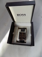 HUGO BOSS quartz férfi stopperes karóra eredeti dobozzal. Nem használt, pontos.
