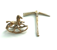 Ezüst díszek, hintaló es csákány