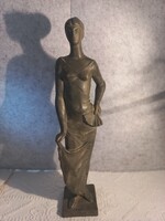 Deák László keramikus műhelye, terrakotta szobor, lány legyezővel, jelzett