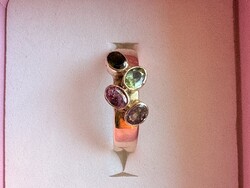 Gyönyörű köves arany gyűrű