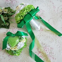 Egyedi készítésű zöld-krém-fehér menyasszonyi örökcsokor és gyűrűtartó szett