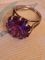 Gyönyörű 8,6 grammos ametiszt köves arany gyűrű