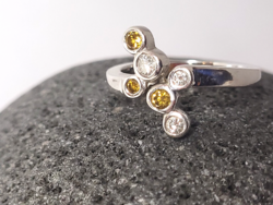 Fehérarany(14K) természetes gyémánt kövek (6 db~0,35ct.)gyűrű, 4,8 g, 55-ös