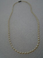 100 % természetes rizsszemű igazgyöngy nyaklánc, szinte minden szem egyforma méretű, 41 cm hosszú