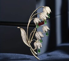 Gyöngyvirágos bross