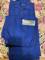 Vadonatúj pizsama,nem volt használva. Címkéjével.Ajándékba kaptuk. L-es méret.J.Press Night &Homwear