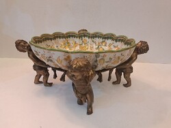 Kínáló, négy angyalkás gyümölcsös tál, bronz szerelékkel ellátott, festett porcelán dísztárgy