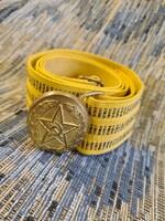 Szovjet katonai egyenruha kiegészítő aranyszínű kerek csatos sárga öv vöröscsillag jelképes
