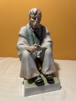 Zsolnai porcelán. Szalonnázó paraszt