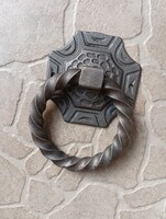 Középkori Pince ajtó Kapu Ajtókopogtató kovácsoltvas borozó ajtó kopogtató láda fül dísz kilincs