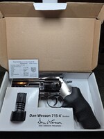 Dan Wesson 715 4" -Co2- 4.5 mm revolver