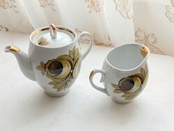 Porcelán teáskanna és tejszínes tej kiöntő Poltava Orosz retro gazdagon aranyozott