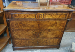 Antique 4-drawer chest!