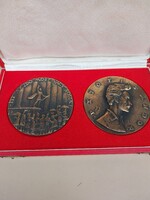 Búza Barna szobrászművész,  Petőfi Sándort ábrázoló plakett.