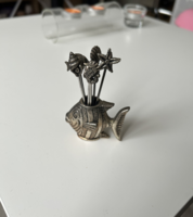 Ezüstözött hal alakú koktélvilla-készlet