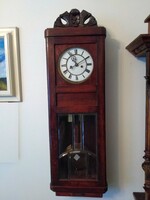 Falióra eladó – 2 súlyos – Gustav Becket (1889).