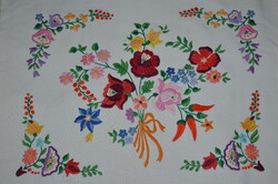 Hímzett kispárnahuzat