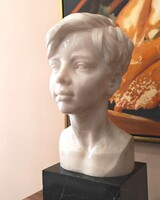 Kisfaludi Strobl Zsigmond márvány szobor