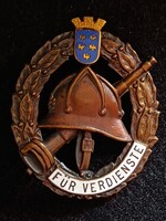 Für Verdienste/A szolgálatért kitüntetés-jelvény, Kisautó, játék csere is érdekel