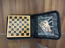 Mini utazó sakk eredeti tokban 12x12cm fa beszúrós