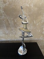 Art Deco stílusú balerina szobor – ezüst színű