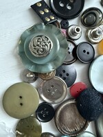 Rengeteg régi vintage  e gomb gyűjtemény