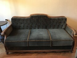 3 db- os szalon garnitúra 2 szék,,1 kanapé mélybeülős 1 szem. ágy is lehet