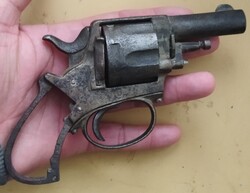 Hatàstalan régi pisztoly vas