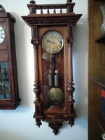 Falióra eladó – 2 súlyos – Gustav Becket (1889).