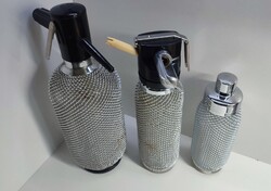 Fémhálós üveg szódás szett, szódásüveg, habszifon és mixer.