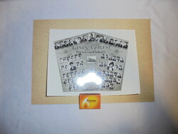 Retro iskolai tablókép, fotó "A kunhegyesi Gimnázium 1972-ben vézett hallgatói "