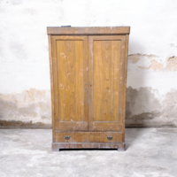 Art deco ruhásszekrény