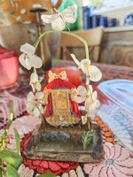 Zárdamunka ,különleges viasz Madonna kisdeddel ,angyalokkal, fújt üveg búra alatt