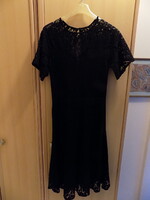 Next, extracsini fekete, csipkés ruha, S-es