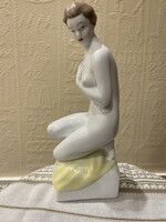 Hollóházi porcelán női akt.