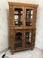 Antik sarok vitrines szekrény