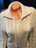 Kézi kötésű gyapjú kardigán L-es