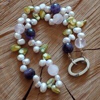 Szépséges ásvány nyaklánc ezüst szerelékkel, ametiszt, rózsakvarc és tenyésztett gyöngy