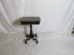 Antik Bieder kisasztal (restaurált)