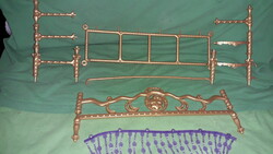 Eredeti MATTEL -MONSTER HIGH BARBIE baba szoba bútor ALKATRÉSZEK rémes darabok EGYBE a képek szerint