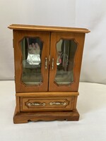 Ékszertartó szekrény