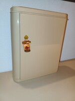 Vintage gyógyszeres szekrény