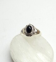 Ezüst gyűrű onix kővel,antikolt,kézműves.