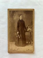 CDV fotó Csonka Sándor budapesti műterméből. Ár: 2.500 forint