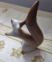 Art deco ugró mókus