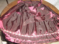 Aranyos dirndl kötény